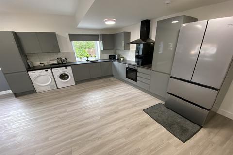 1 bedroom in a flat share to rent, Flewitt House, Beeston, NG9 2AR