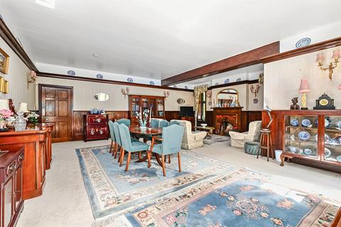 2 bedroom apartment for sale, Stockton Avenue, Hampshire GU51