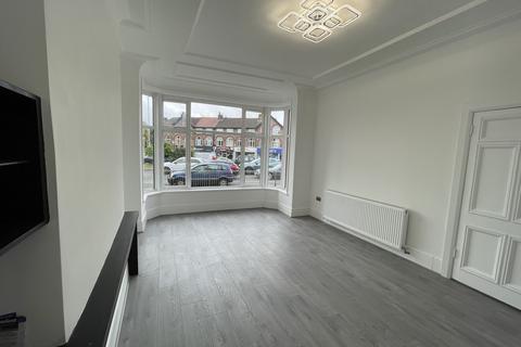5 bedroom end of terrace house to rent, Menlove Ave, Allerton, Liverpool
