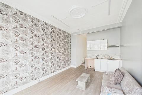 2 bedroom apartment to rent, Lytham Road, Blackpool FY1