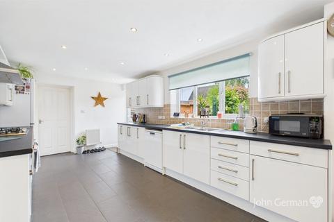 4 bedroom detached house for sale, Haydock Close, Branston