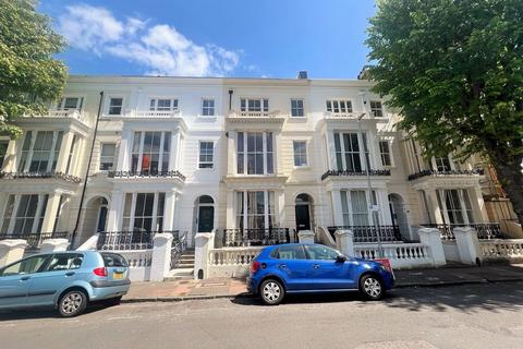 2 bedroom ground floor flat for sale