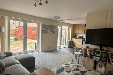 2 bedroom terraced house to rent, Eagle Way, Shoebury