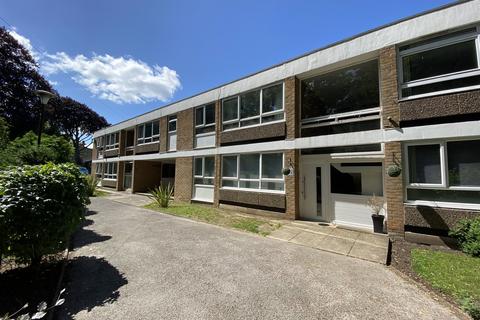 2 bedroom ground floor flat for sale