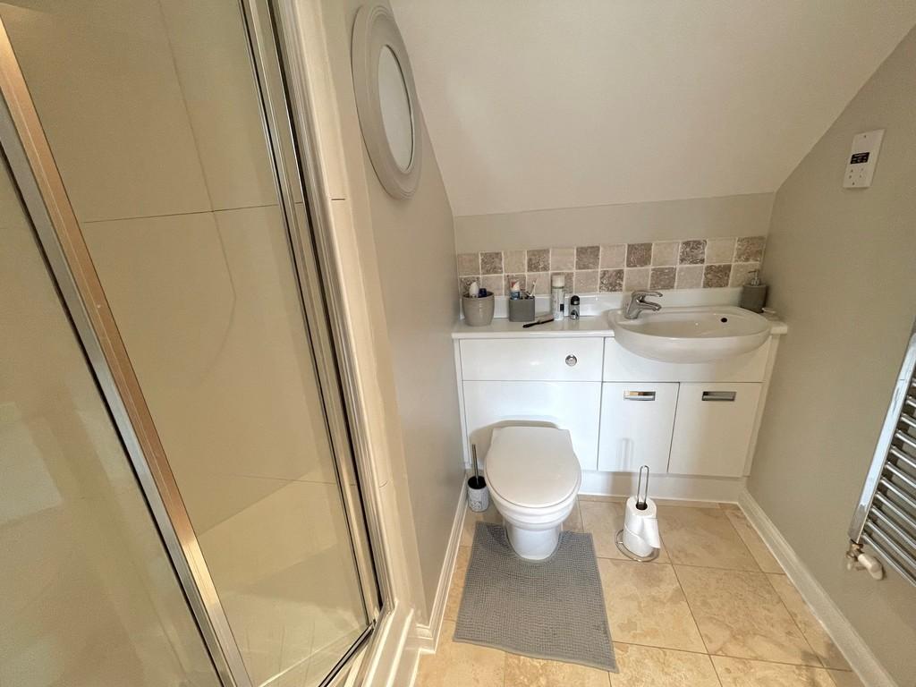 27 The Poplars En Suite