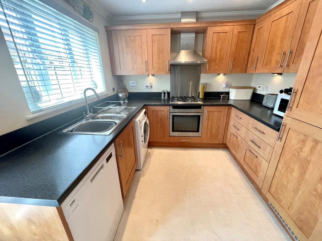 27 The Poplars Kitchen 1