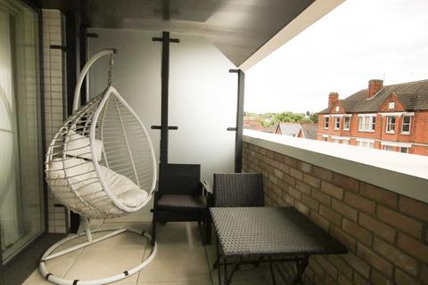 2 bedroom apartment to rent, Clifton Mansions, Park Avenue, Willesden