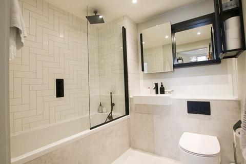 2 bedroom apartment to rent, Clifton Mansions, Park Avenue, Willesden