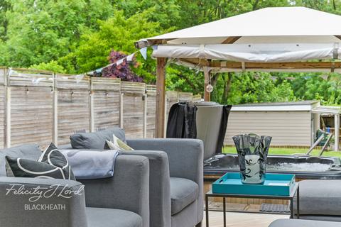 4 bedroom end of terrace house for sale, Shooters Hill, London