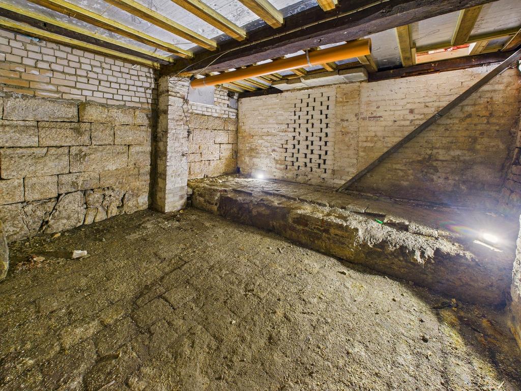 Basement/cellar