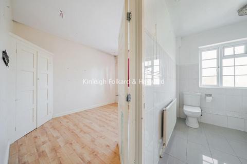 114 Paston Crescent, London, SE12 9EB