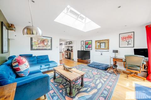 4 bedroom semi-detached house for sale, Watersplash Road, Shepperton, TW17