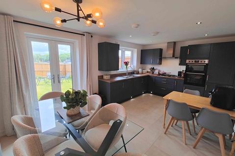 4 bedroom semi-detached house for sale, Willow Lane, Hipperholme HX3