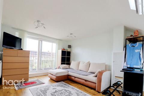 4 bedroom terraced house for sale, Lynwood Gardens, Croydon