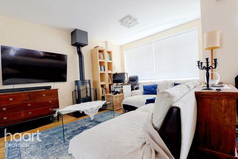 4 bedroom terraced house for sale, Lynwood Gardens, Croydon