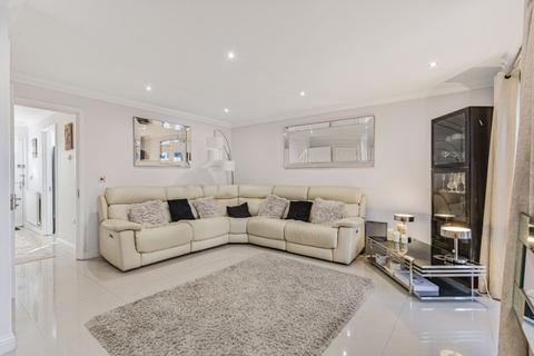 21 Williams Way, Dartford, DA2 7WF
