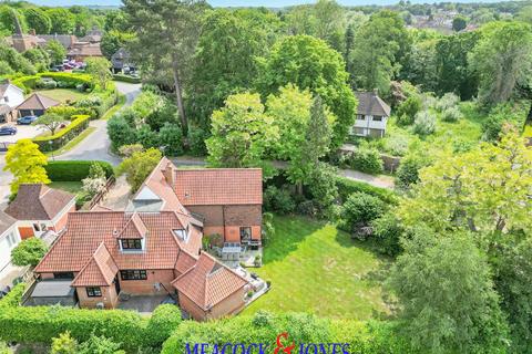Magnolia Lodge Herington Grove, Hutton, Brentwood, CM13 2NW