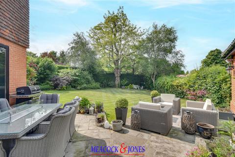 Magnolia Lodge Herington Grove, Hutton, Brentwood, CM13 2NW