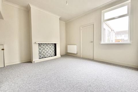 2 bedroom terraced house to rent, Columbia Road, Grimsby DN32