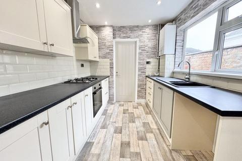 2 bedroom terraced house to rent, Columbia Road, Grimsby DN32