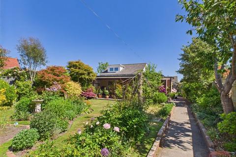 2 bedroom chalet for sale, Stanpit, Christchurch