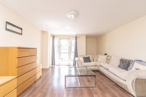 25/23 Brunswick Road, Edinburgh, EH7 5GY