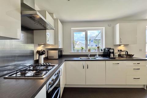 16 Hendrawna Meadows, Perranporth, TR6 0FH