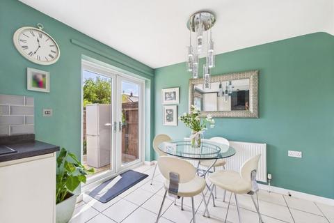 2 bedroom semi-detached house for sale, Bishop Temple Court, Hessle