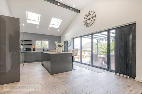 5 Coniston Close, Chadderton, Oldham, OL9 9JQ