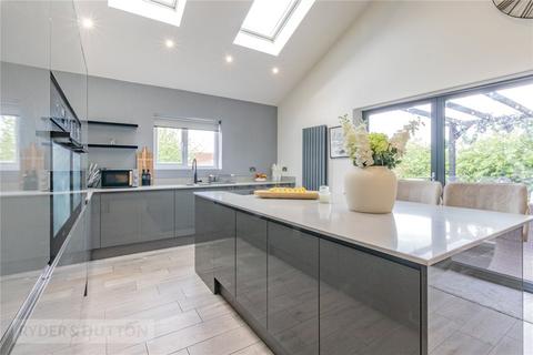 5 Coniston Close, Chadderton, Oldham, OL9 9JQ