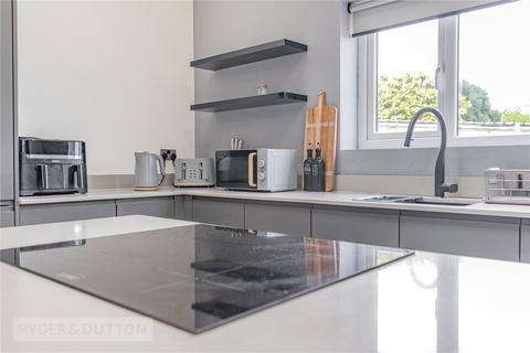 5 Coniston Close, Chadderton, Oldham, OL9 9JQ