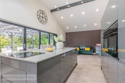 5 Coniston Close, Chadderton, Oldham, OL9 9JQ
