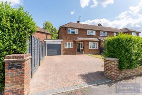 84 Elizabeth Crescent, East Grinstead, RH19 3JQ