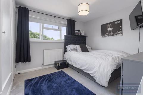 84 Elizabeth Crescent, East Grinstead, RH19 3JQ