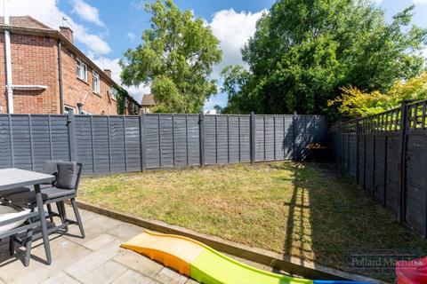84 Elizabeth Crescent, East Grinstead, RH19 3JQ
