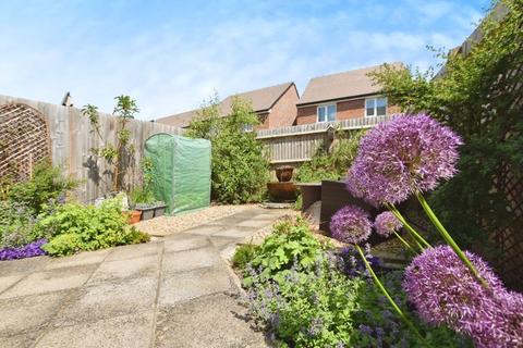 46 Adlam Way, Salisbury, SP2 9FW