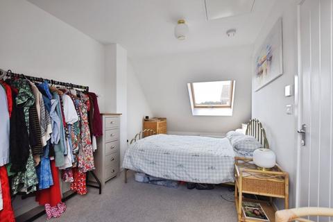 46 Adlam Way, Salisbury, SP2 9FW