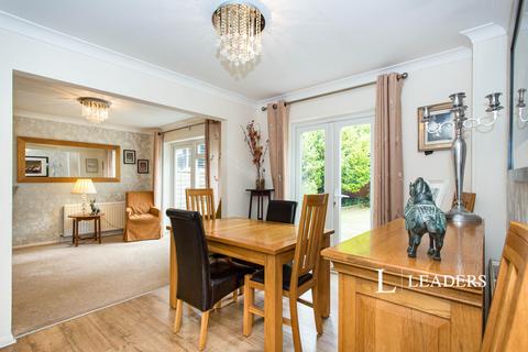 4 bedroom detached house to rent, St Mary's Road, CB22