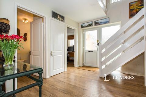 4 bedroom detached house to rent, St Mary's Road, CB22