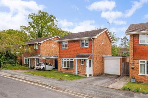 6 Cedar Drive, Ascot, SL5 0UA