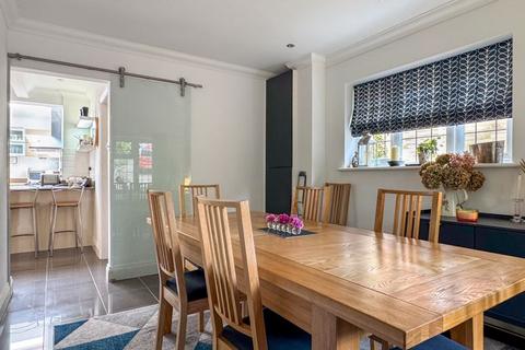 5 bedroom detached house for sale, Brackendale Road, Camberley GU15