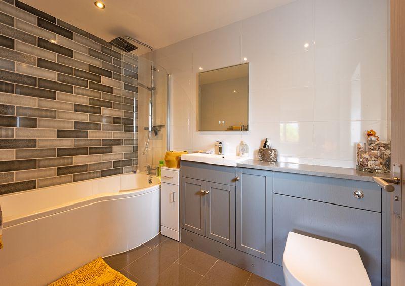 Bedroom 2 En-suite