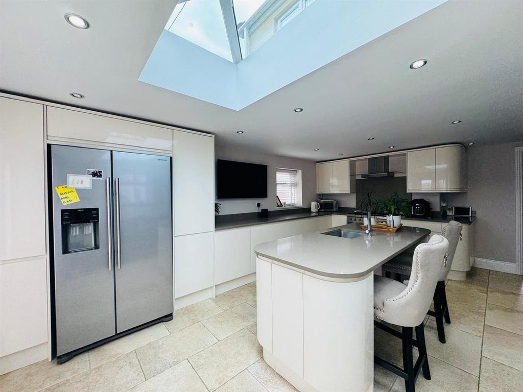Kitchen Family Room