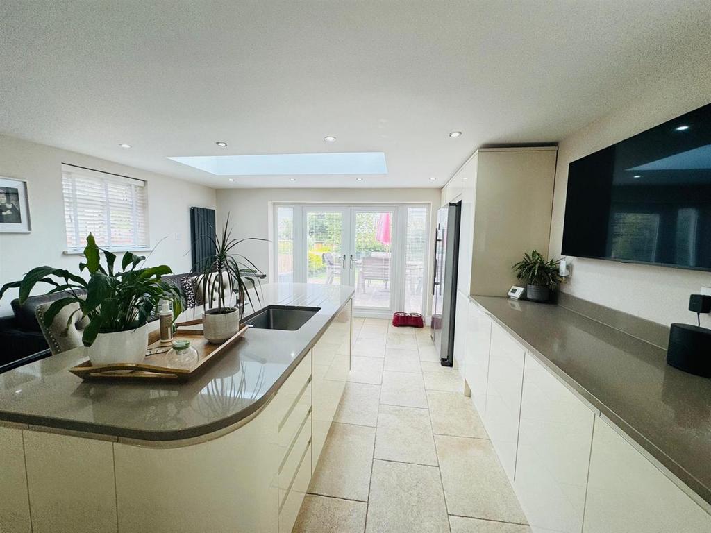 Kitchen Family Room