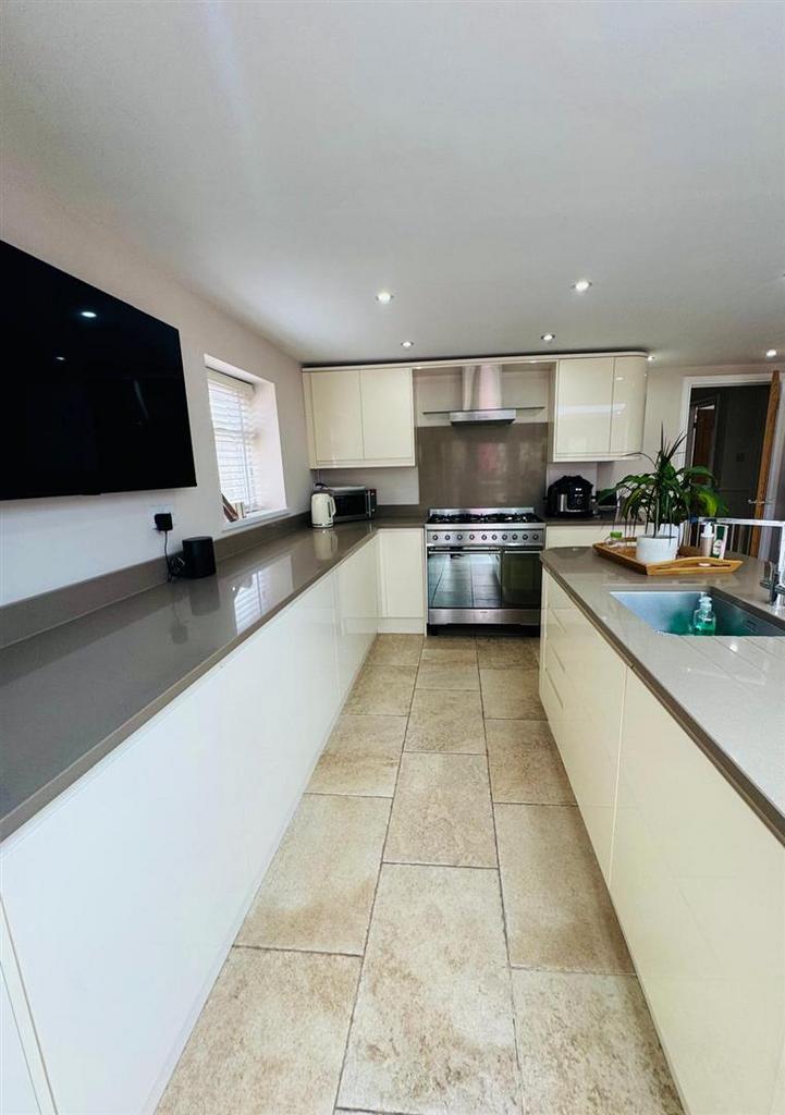 Kitchen Family Room