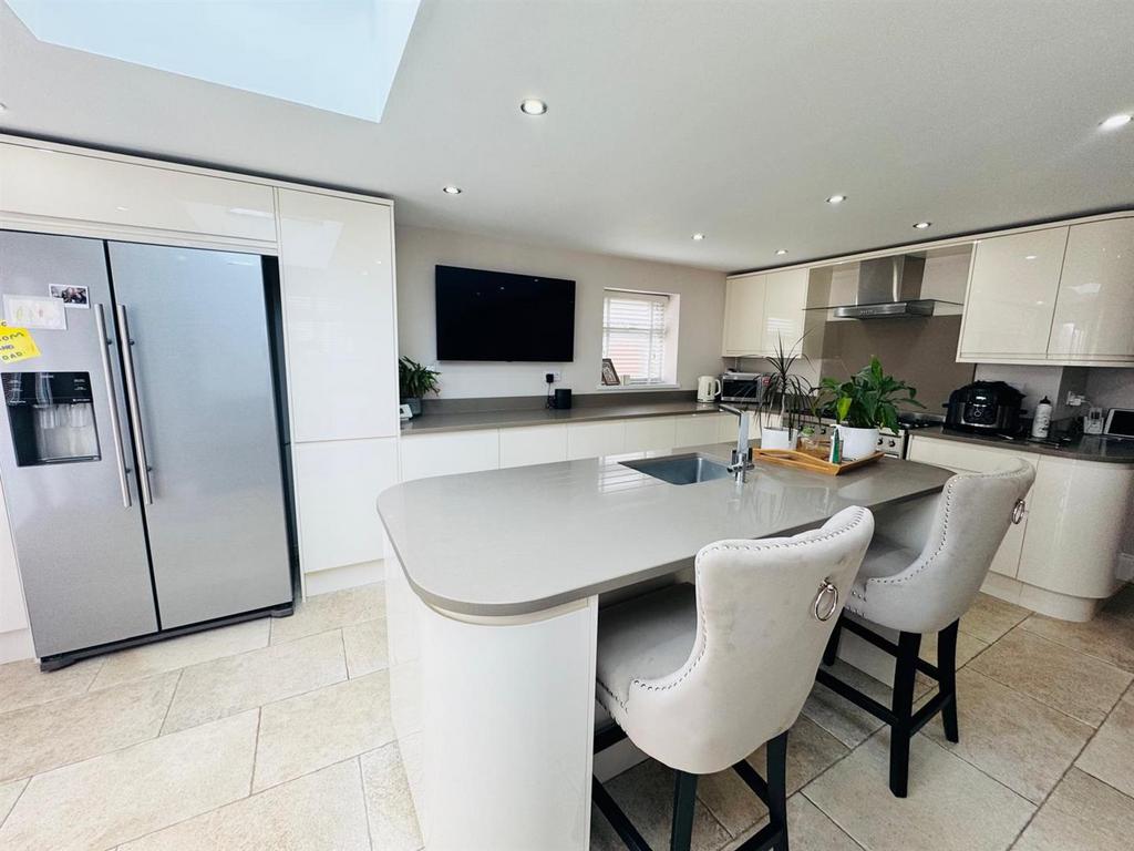 Kitchen Family Room
