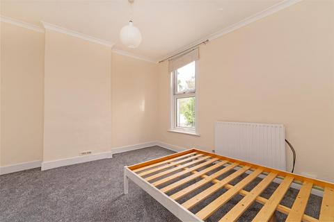 2 bedroom apartment to rent, Goldsmith Road, Leyton