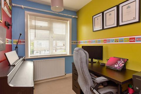 2 Chancton Close, Worthing, BN11 5JS