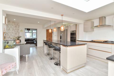 2 Chancton Close, Worthing, BN11 5JS
