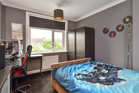 2 Chancton Close, Worthing, BN11 5JS